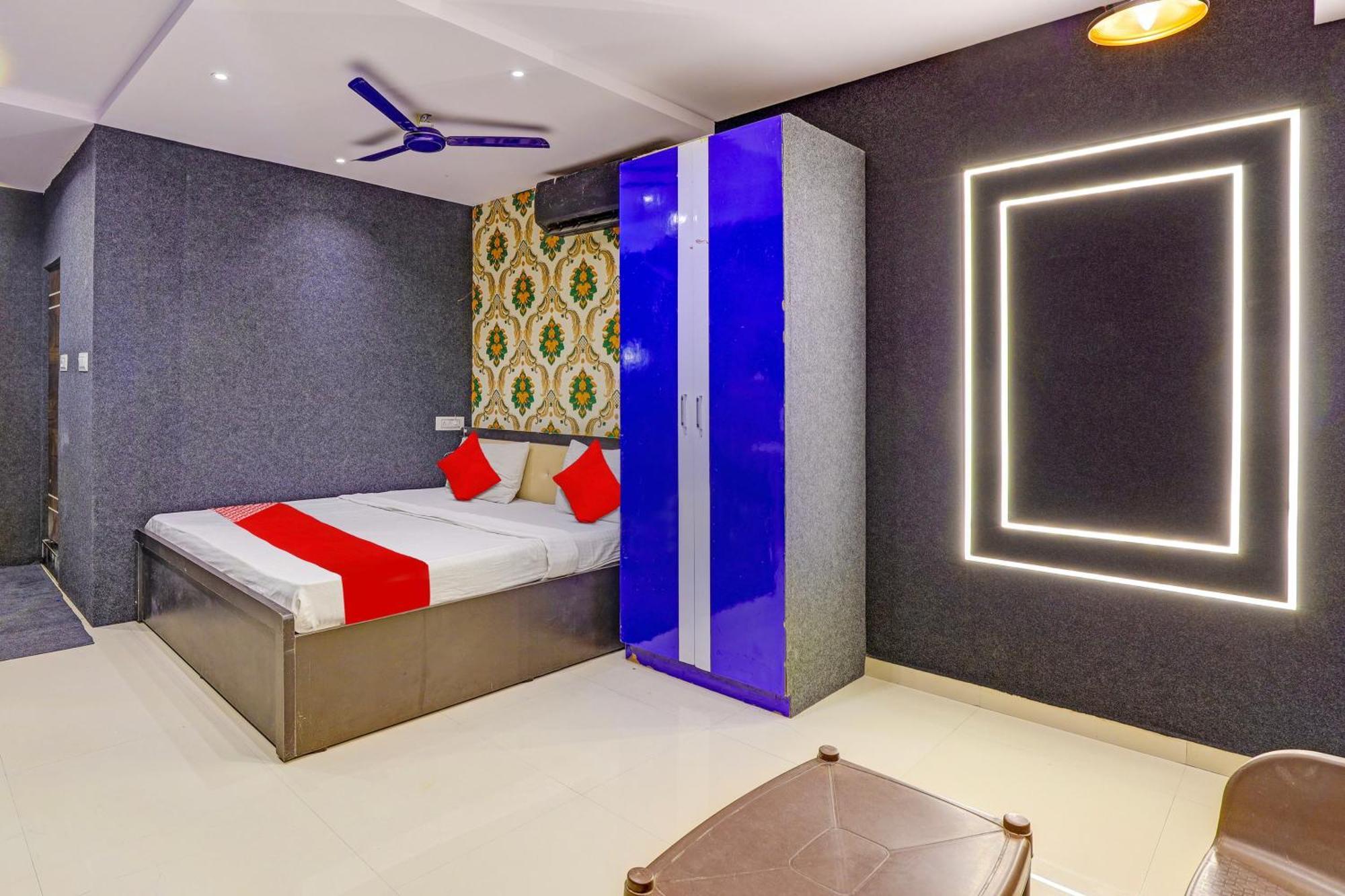 Hotel O Lotus Hotel سورات المظهر الخارجي الصورة