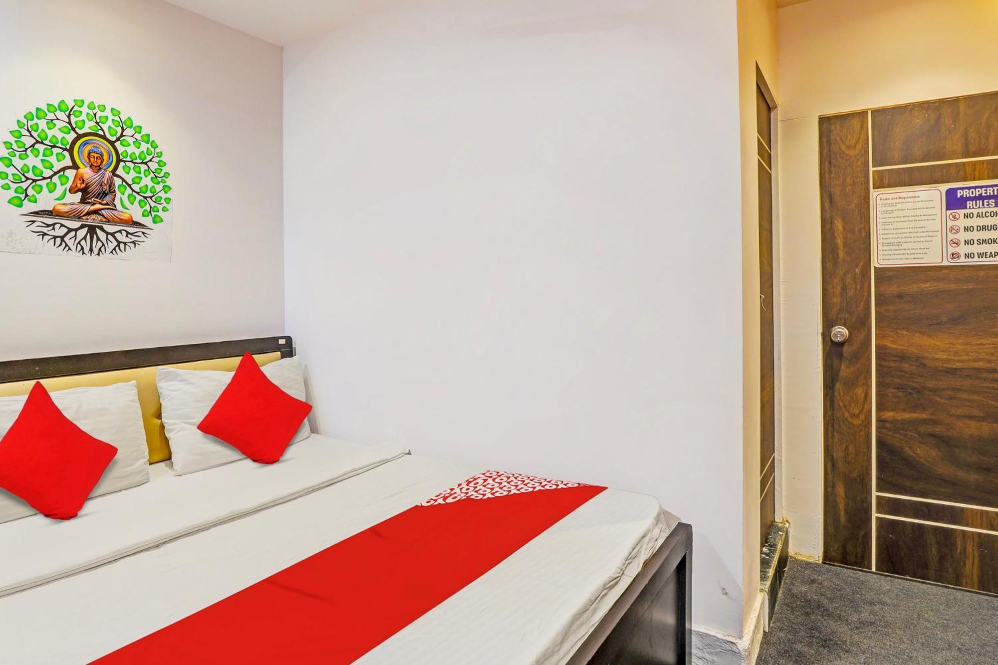 Hotel O Lotus Hotel سورات المظهر الخارجي الصورة
