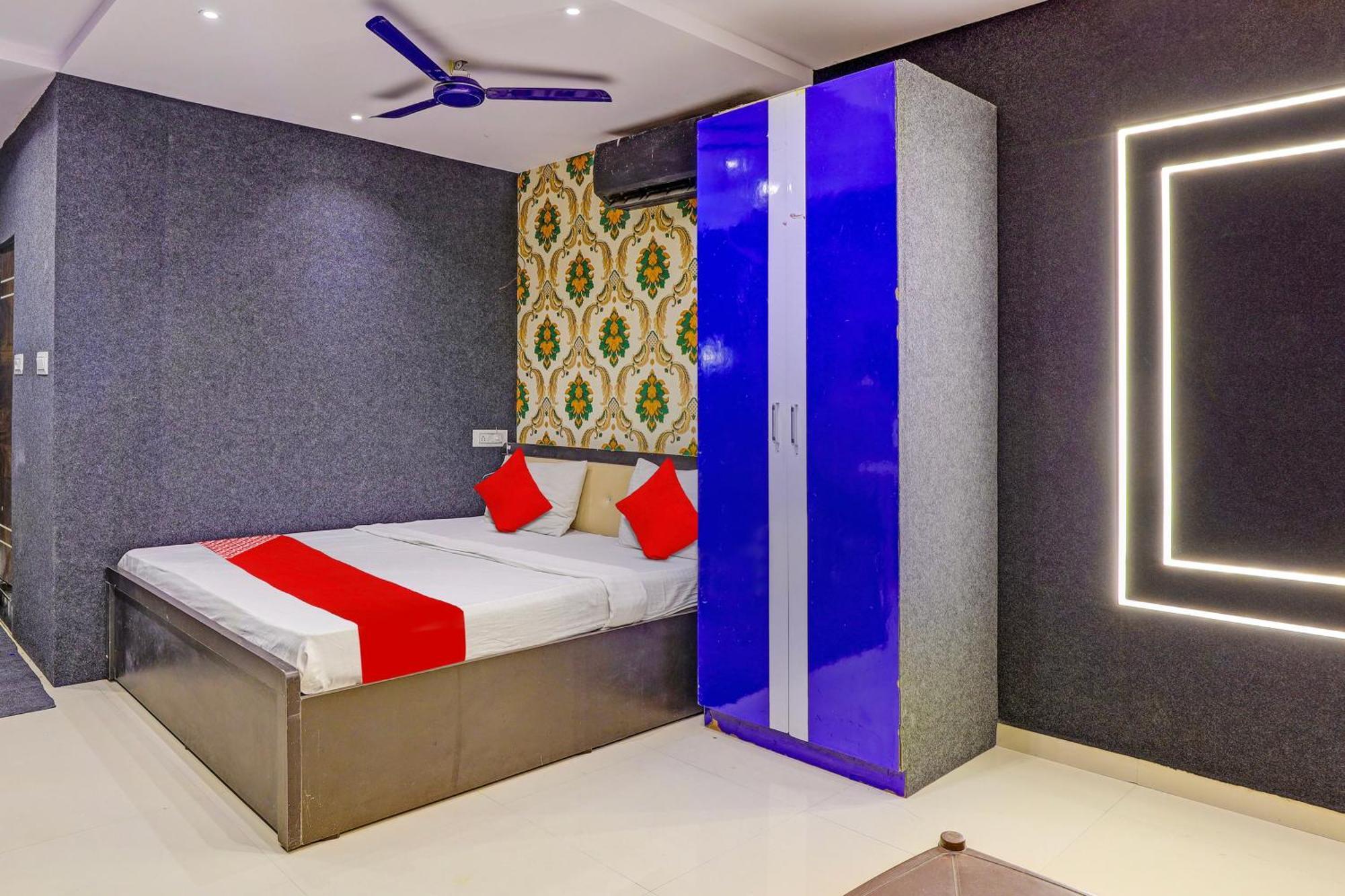 Hotel O Lotus Hotel سورات المظهر الخارجي الصورة