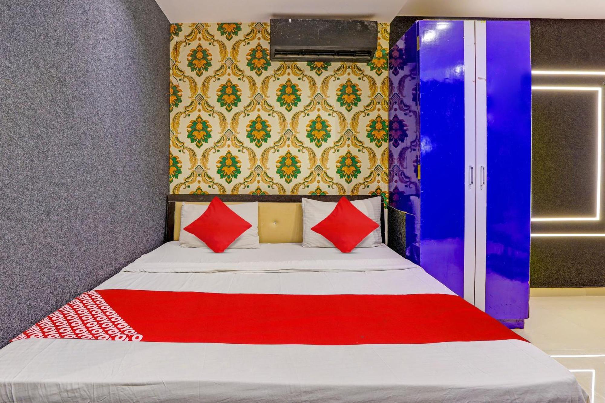Hotel O Lotus Hotel سورات المظهر الخارجي الصورة
